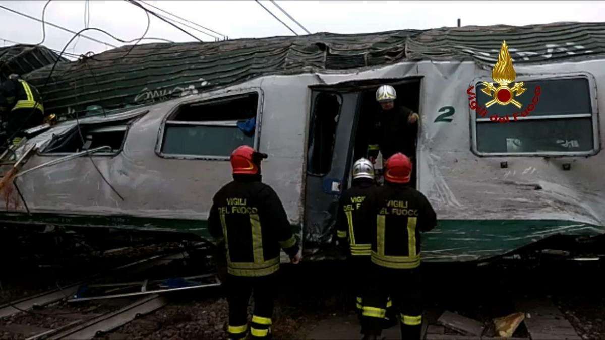 Vigili del fuoco operativi sul posto