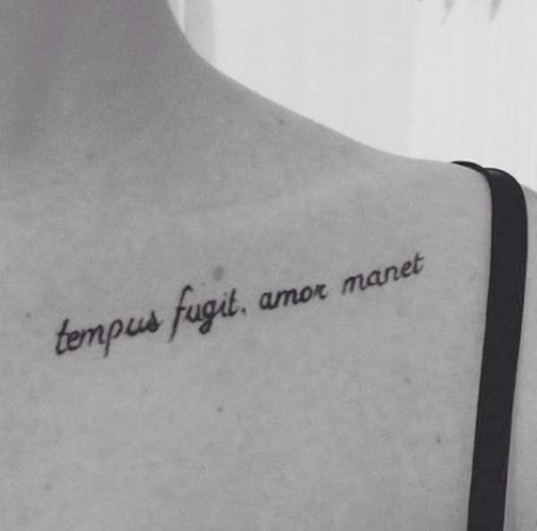 Frase breve in latino per tatuaggio