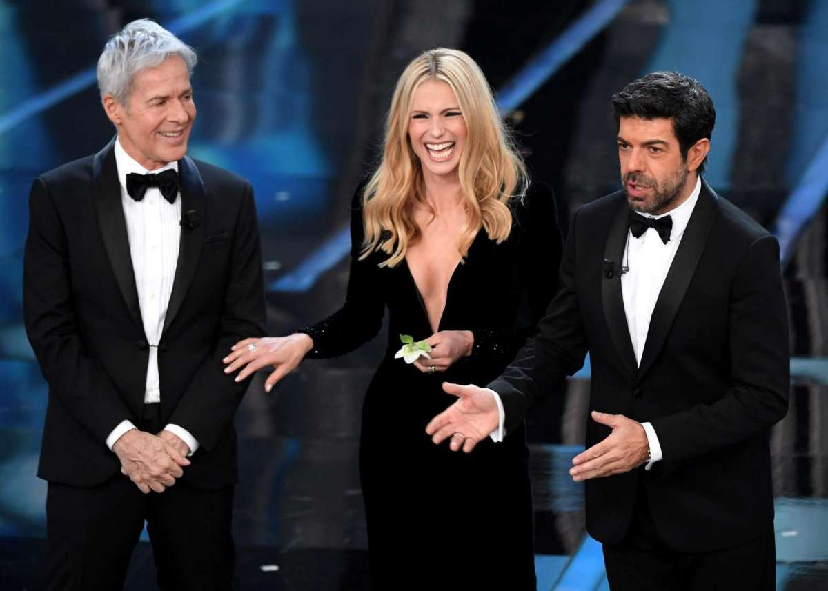Gli abiti della prima serata di Sanremo 2018
