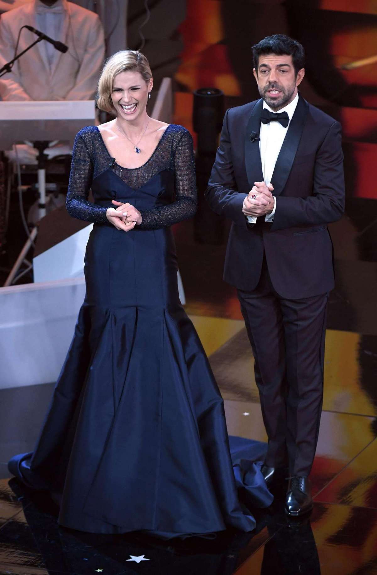 Il primo abito Trussardi di Michelle Hunziker nella terza serata di Sanremo 2018