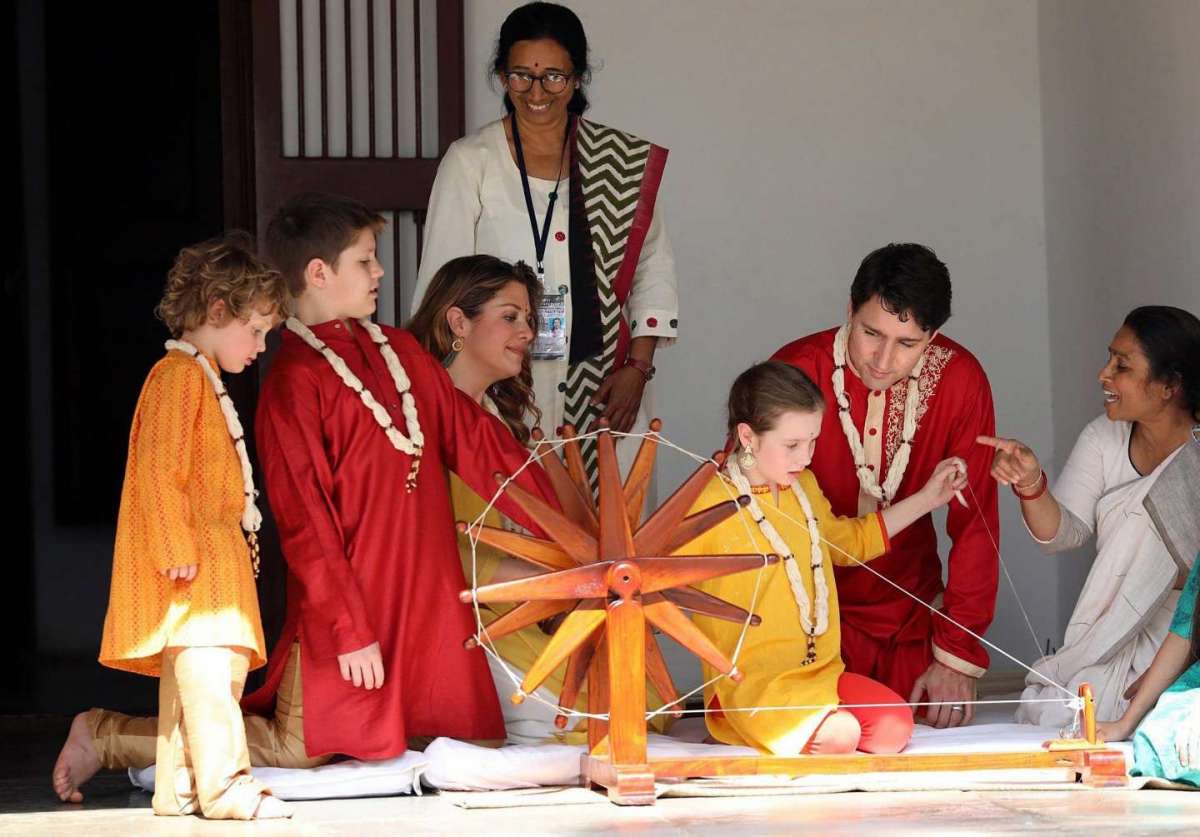 Justin Trudeau e famiglia sulle orme di Gandhi