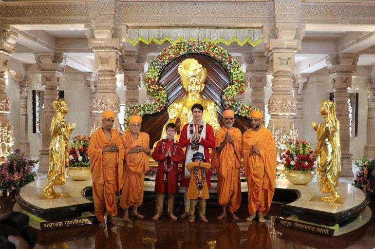 La famiglia Trudeau nei luoghi simbolo dell'India