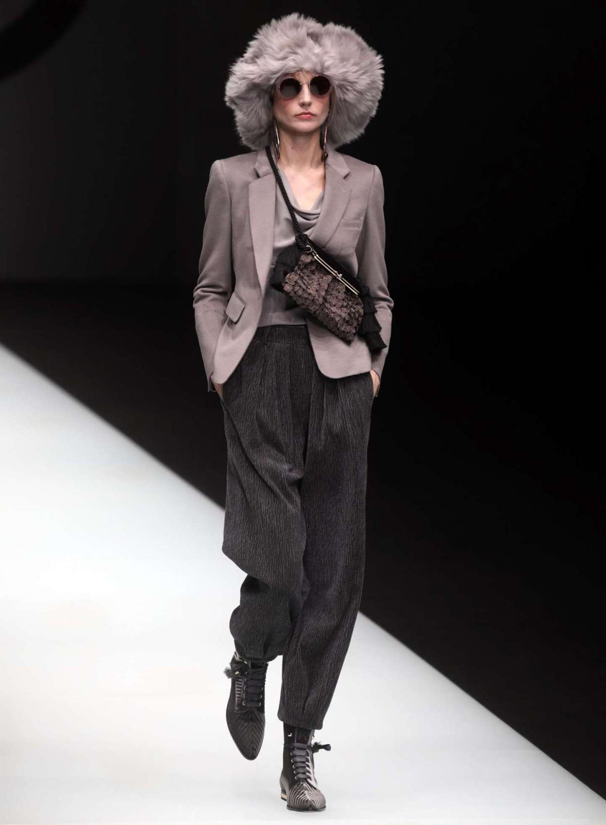 Look mannish Giorgio Armani