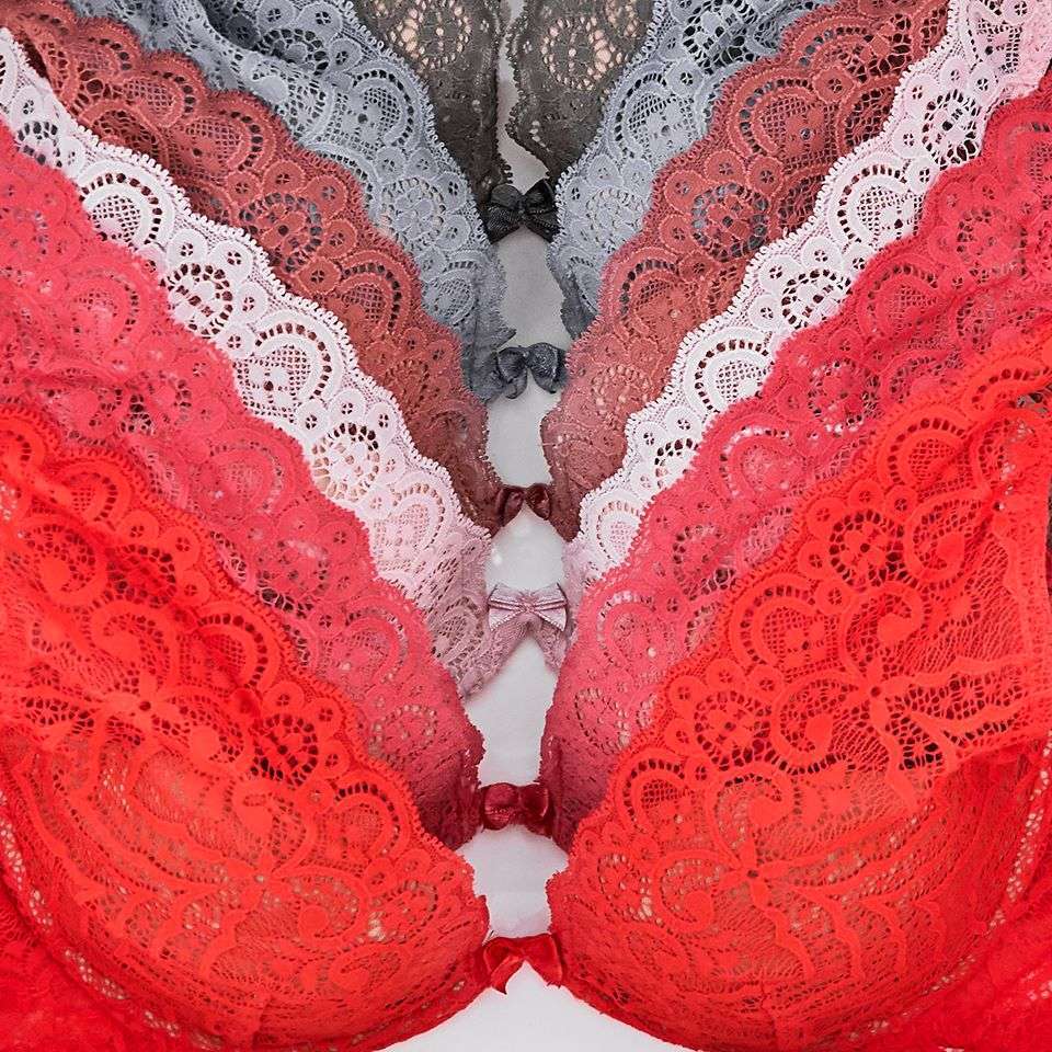 Reggiseni in pizzo colorato Intimissimi a 29,90 euro