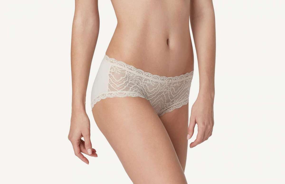 Slip in pizzo e microfibra Intimissimi a 11,00 euro