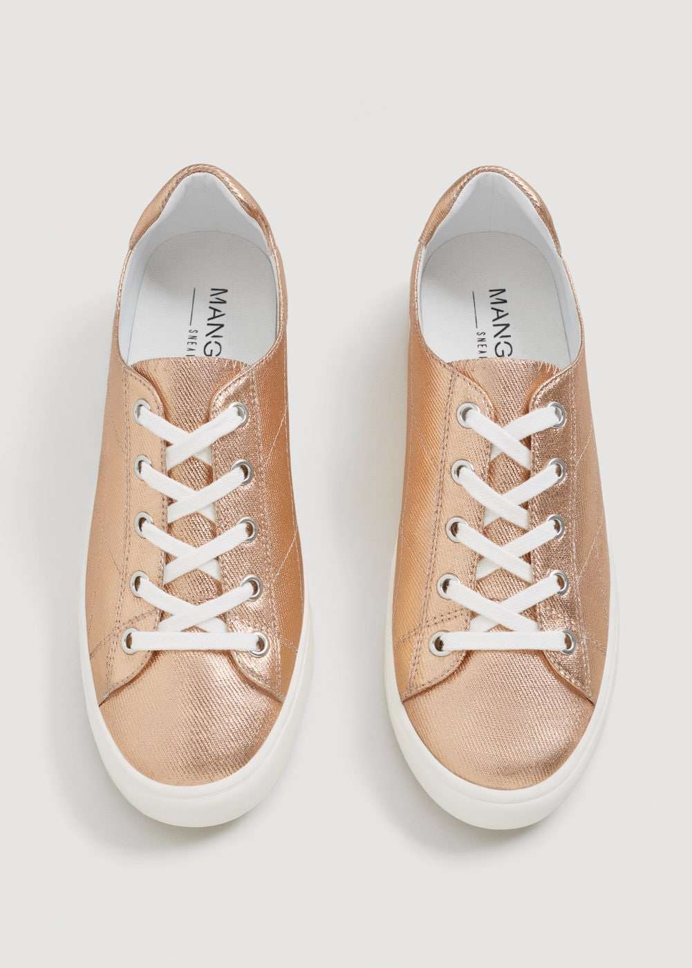 Sneakers effetto metallizzato Mango