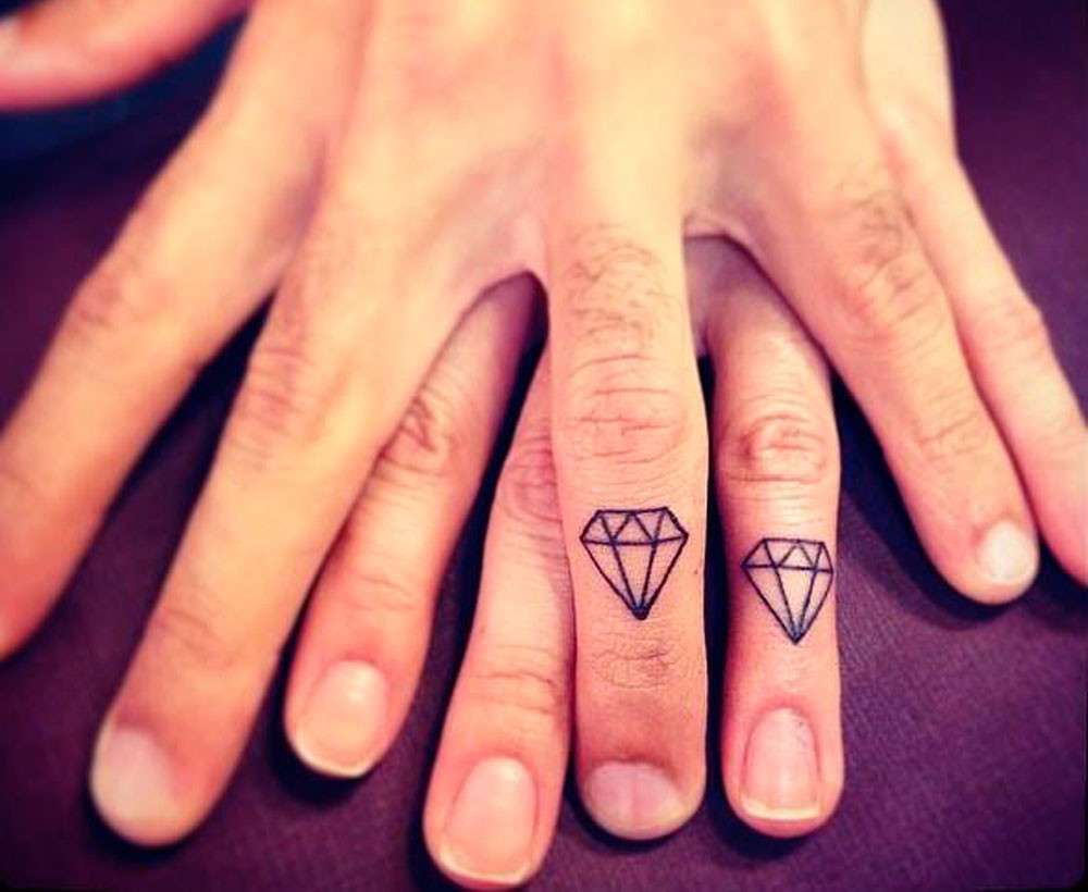 Tatuaggio di coppia con diamante