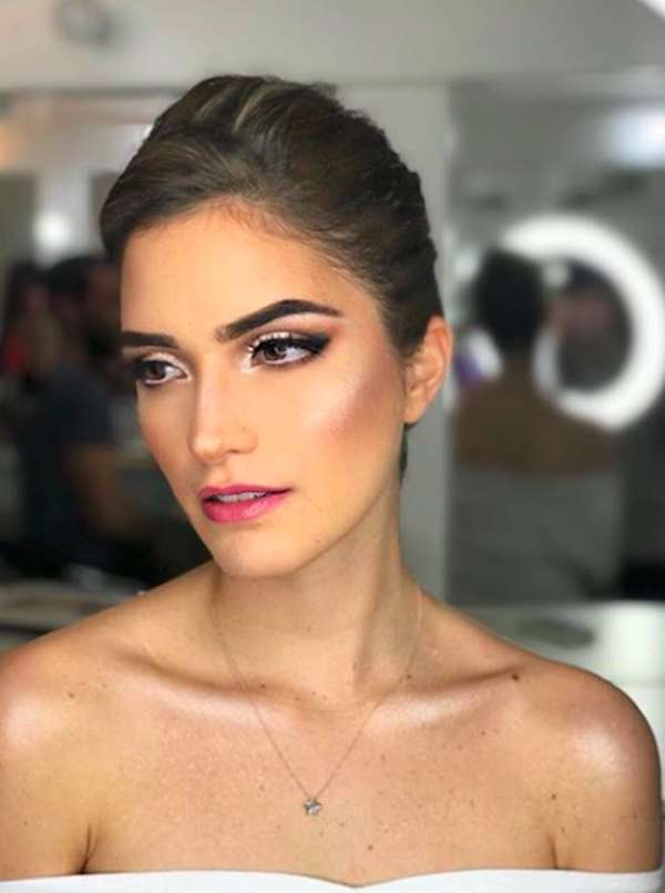 Trucco luminoso e glam da Cenerentola