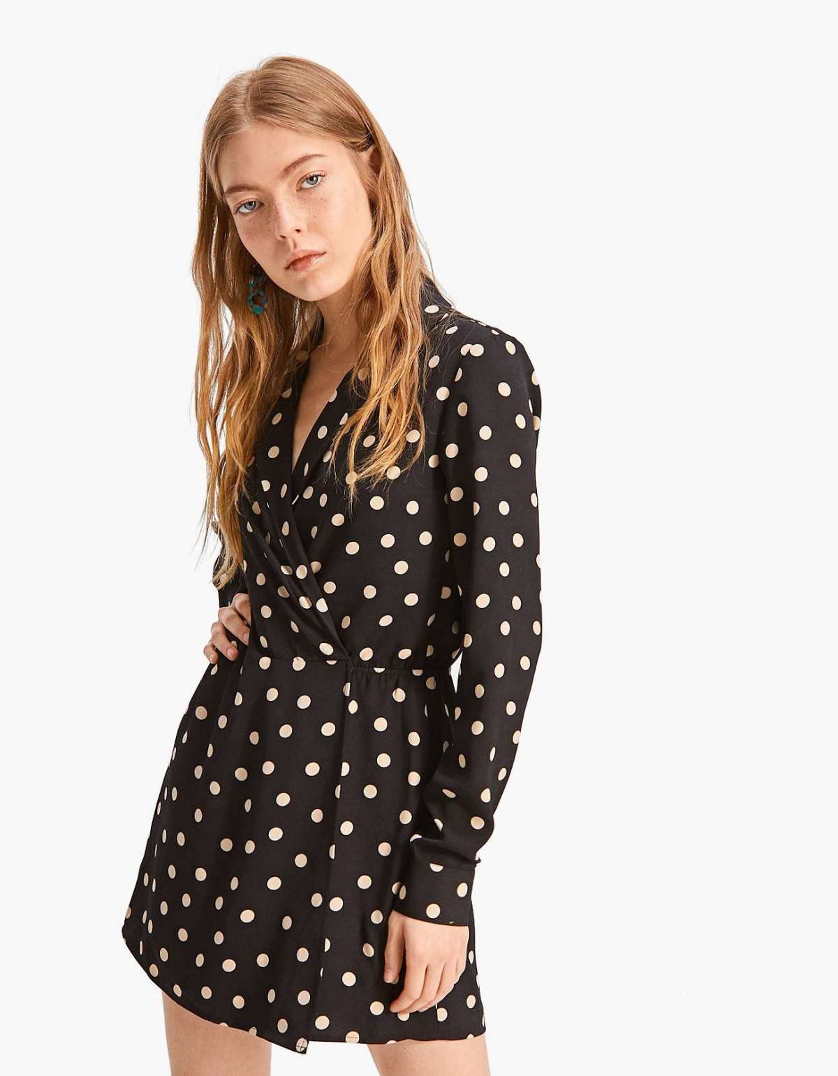 Abito corto a pois Stradivarius a 39,99 euro