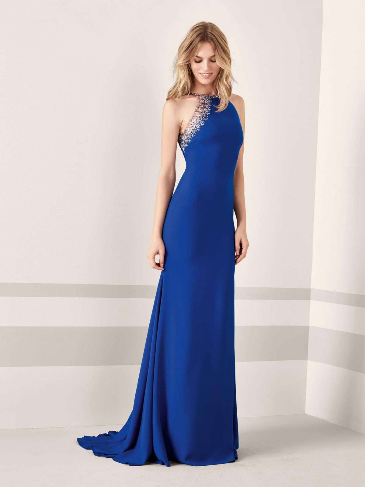 Abito da cerimonia blu in crepe Pronovias