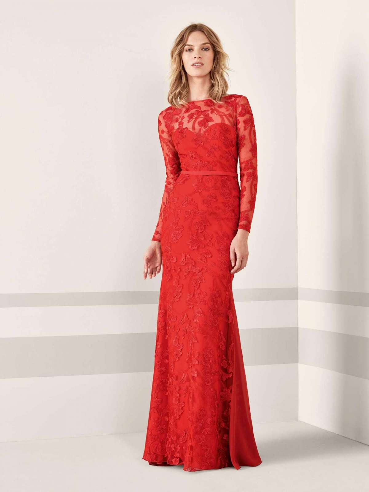 Abito da sera rosso in pizzo Pronovias