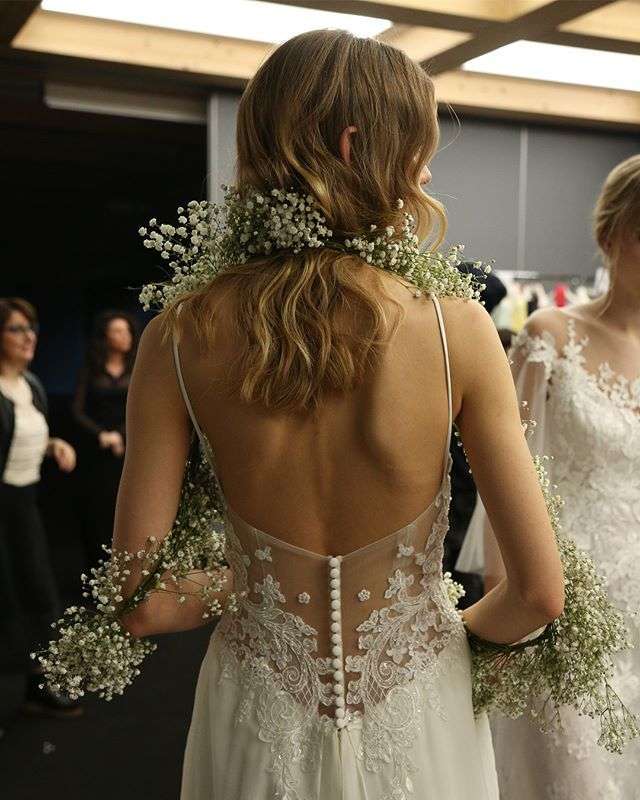 Abito da sposa a schiena nuda Atelier Emé