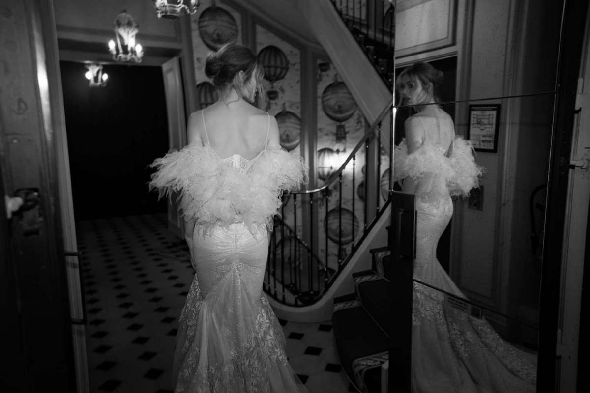 Abito da sposa con piume Inbal Dror