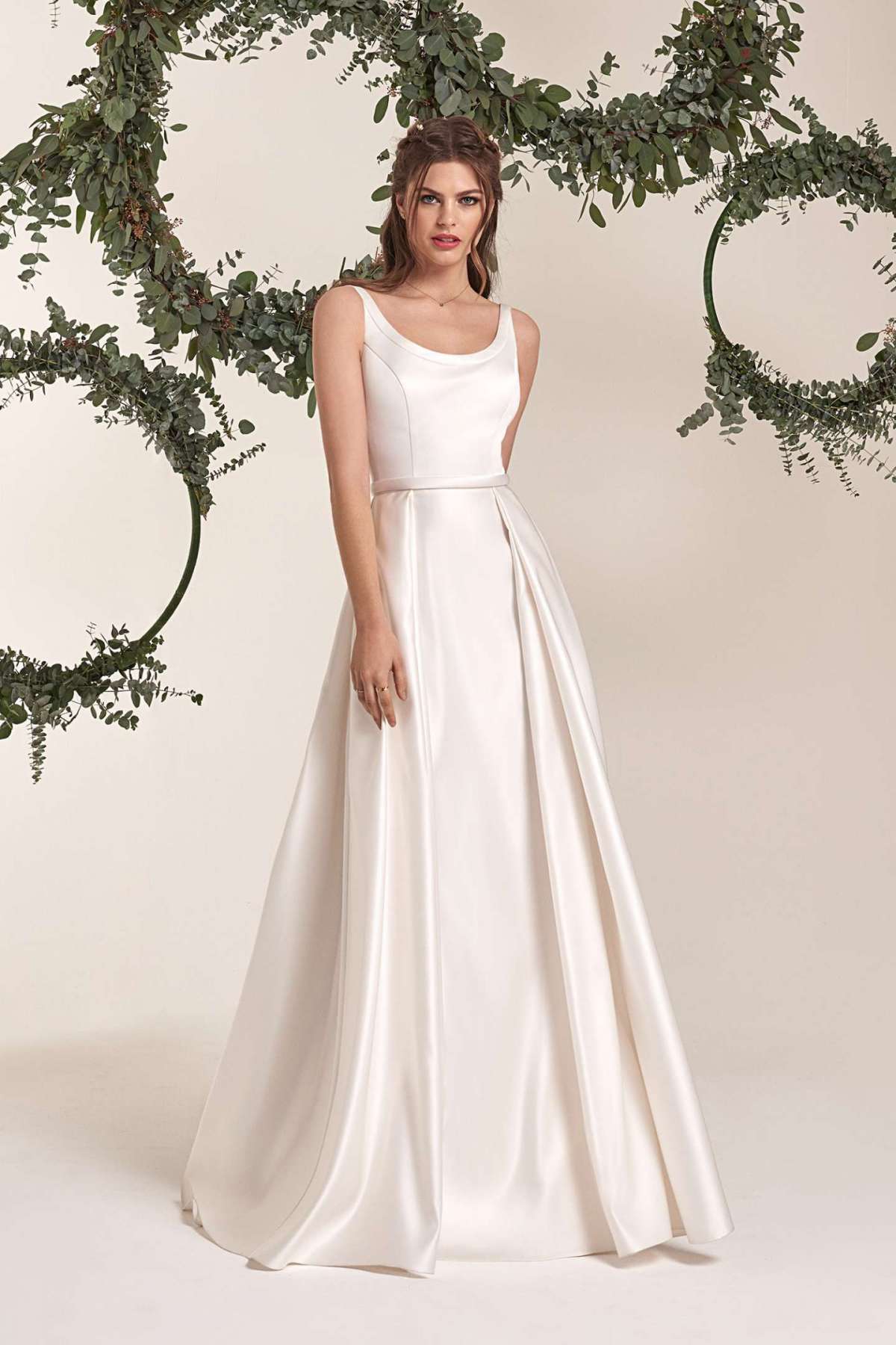 Abito da sposa in duchesse di seta ampio Atelier Emé