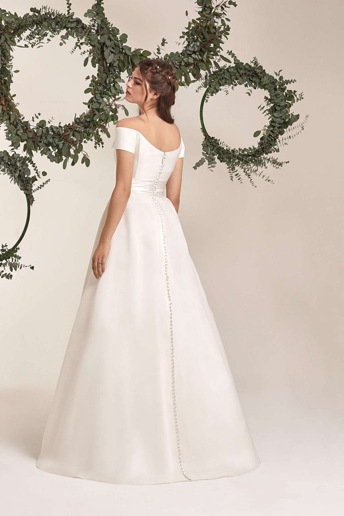 Abito da sposa in satin e organza con gonna ampia Atelier Emé