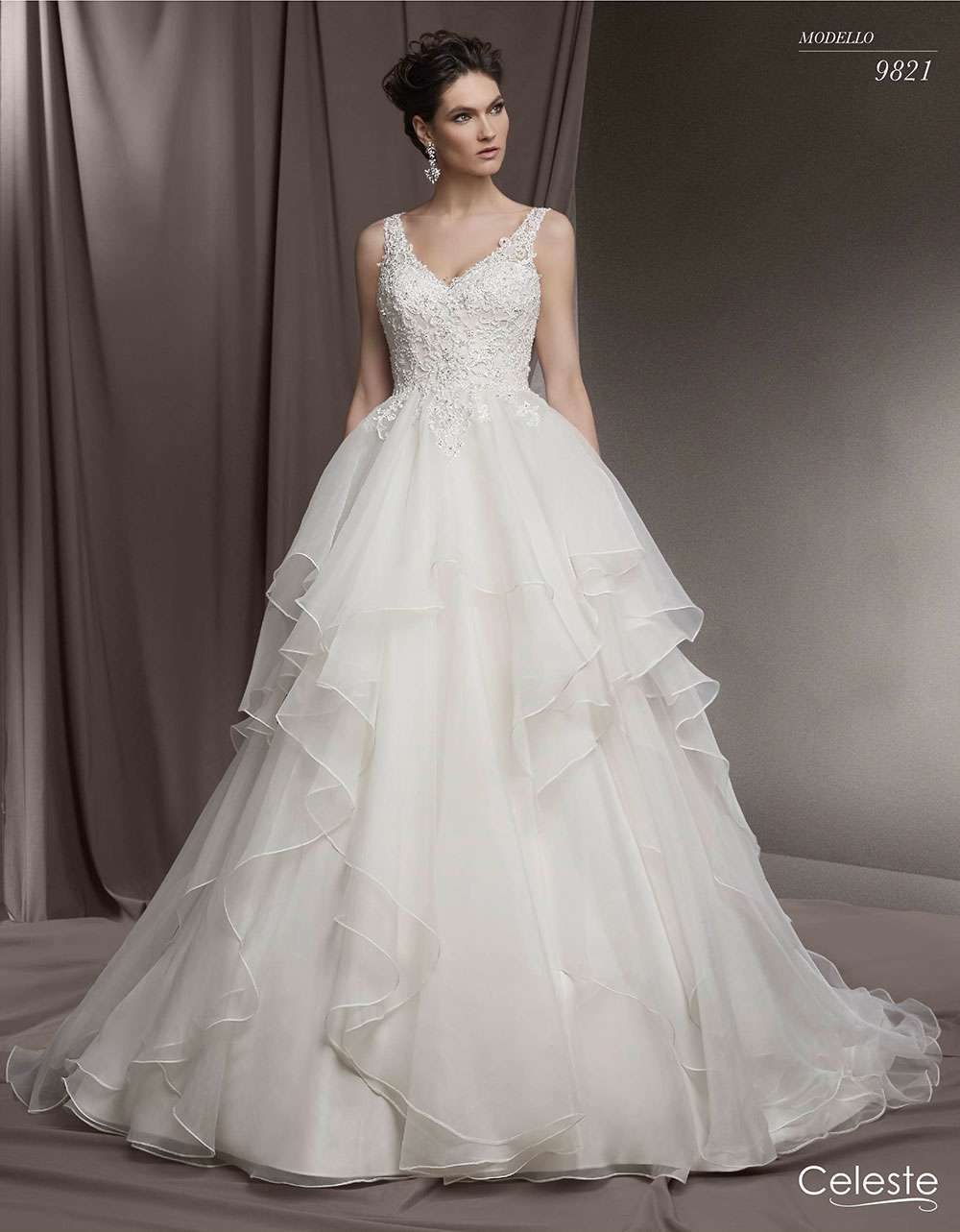 Abito da sposa ricamato in tulle Celeste