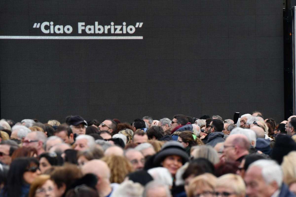 Ciao Fabrizio: il saluto di Roma al conduttore Frizzi