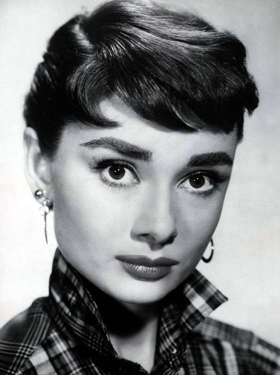 Le sopracciglia folte di Audrey Hepburn