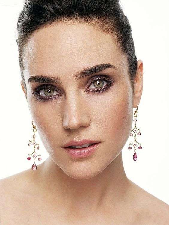 Le sopracciglia folte di Jennifer Connelly