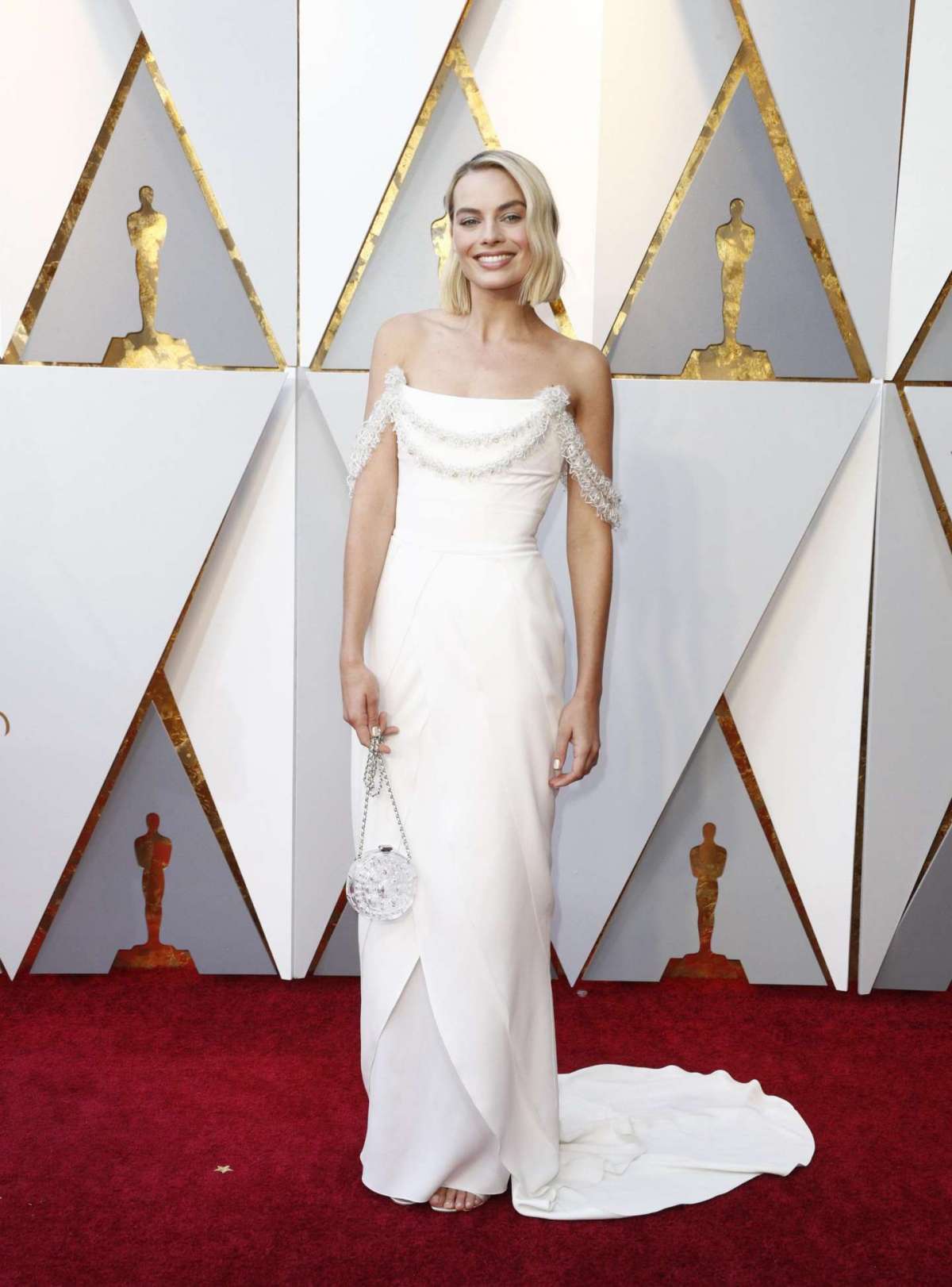 Margot Robbie in Chanel Haute Couture