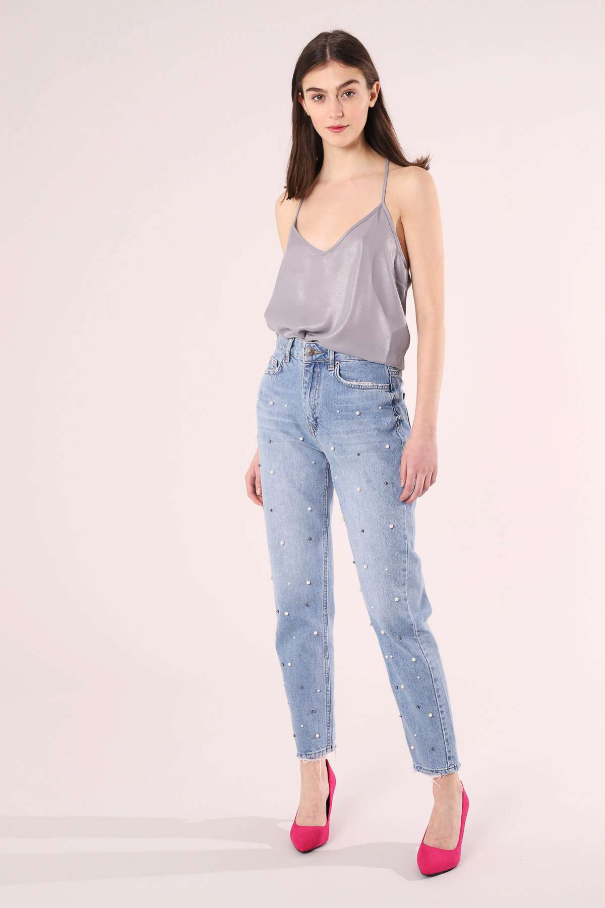 Mom jeans Terranova con perle a 39,99 euro