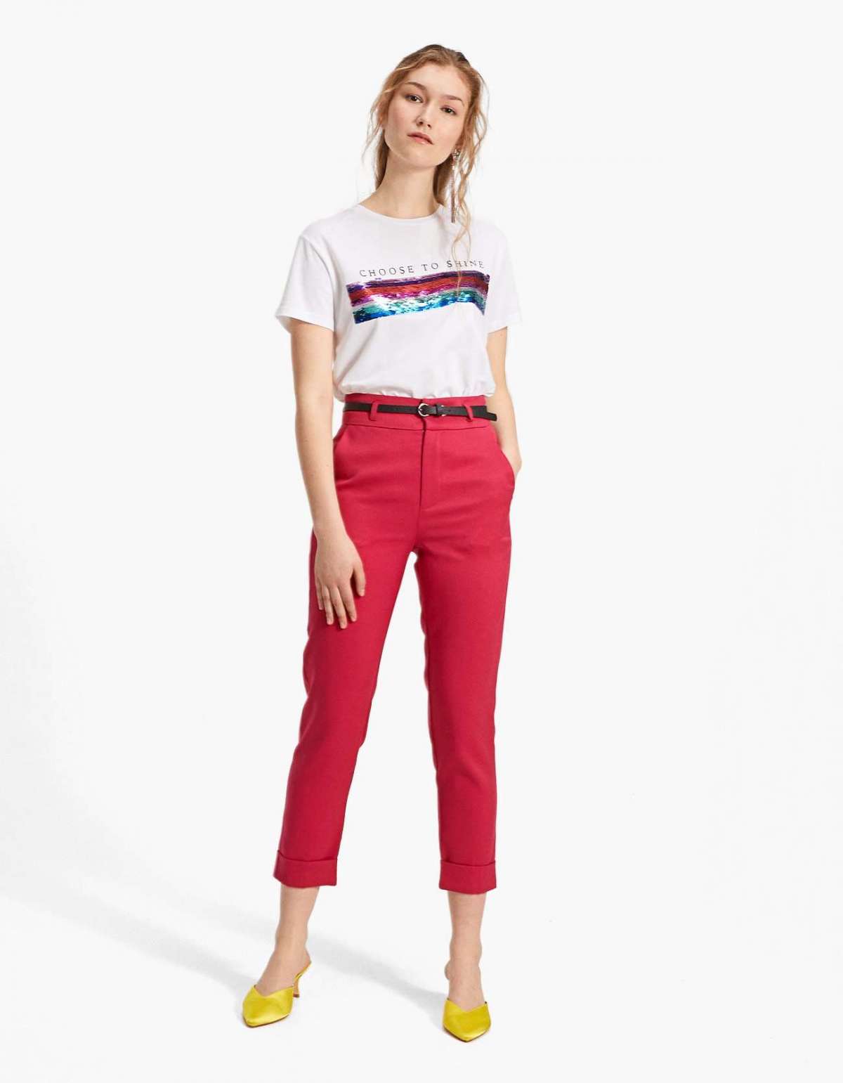 Pantaloni a vita alta Stradivarius a 25,99 euro