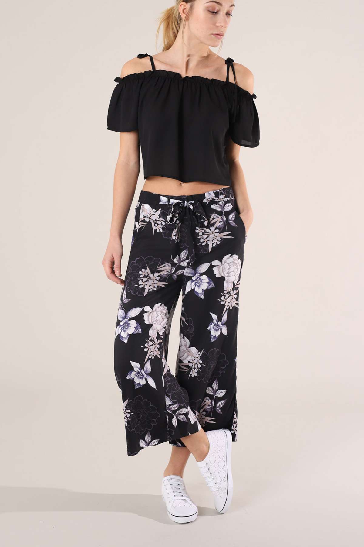 Pantaloni culotte a 17,99 euro