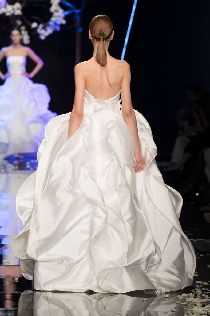 Abiti da sposa Antonio Riva 2019 Petals