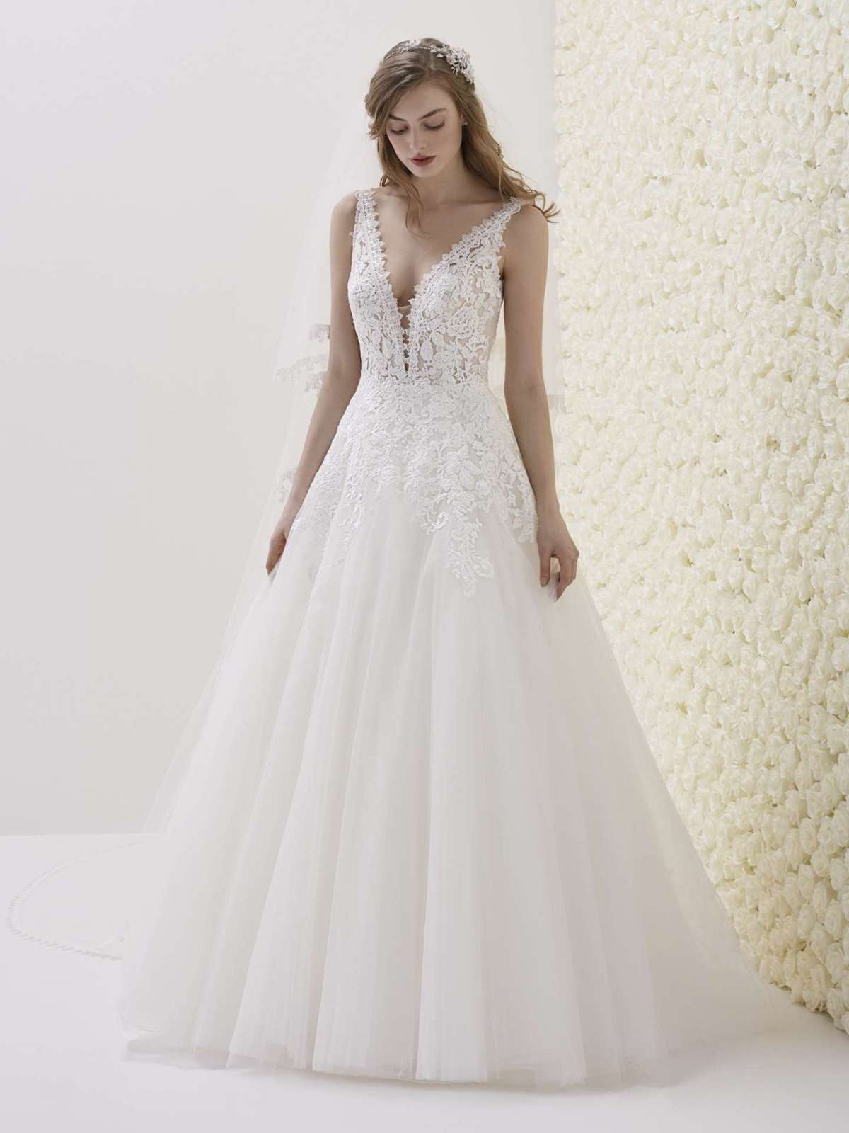 Abito con corpetto in pizzo Pronovias