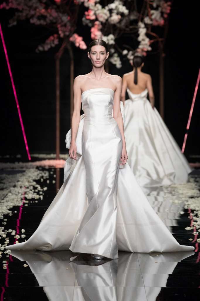 Abito da sposa a colonna