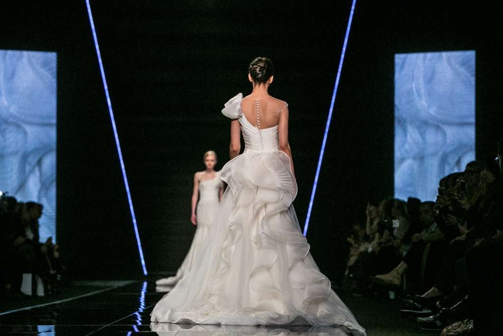 Abito da sposa con gonna ampia Enzo Miccio