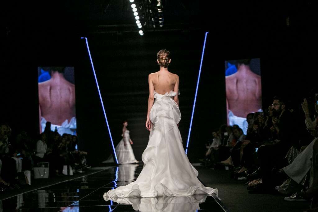 Abito da sposa con retro ricamato