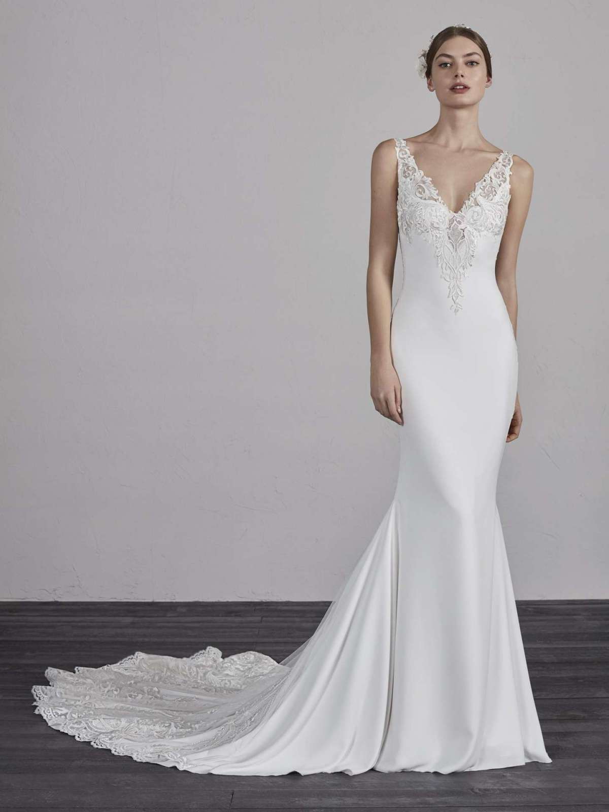 Abito da sposa in crepe Pronovias