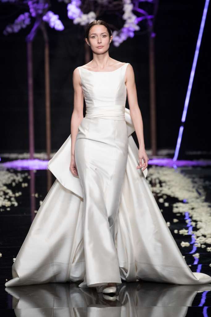 Abito da sposa in mikado Antonio Riva