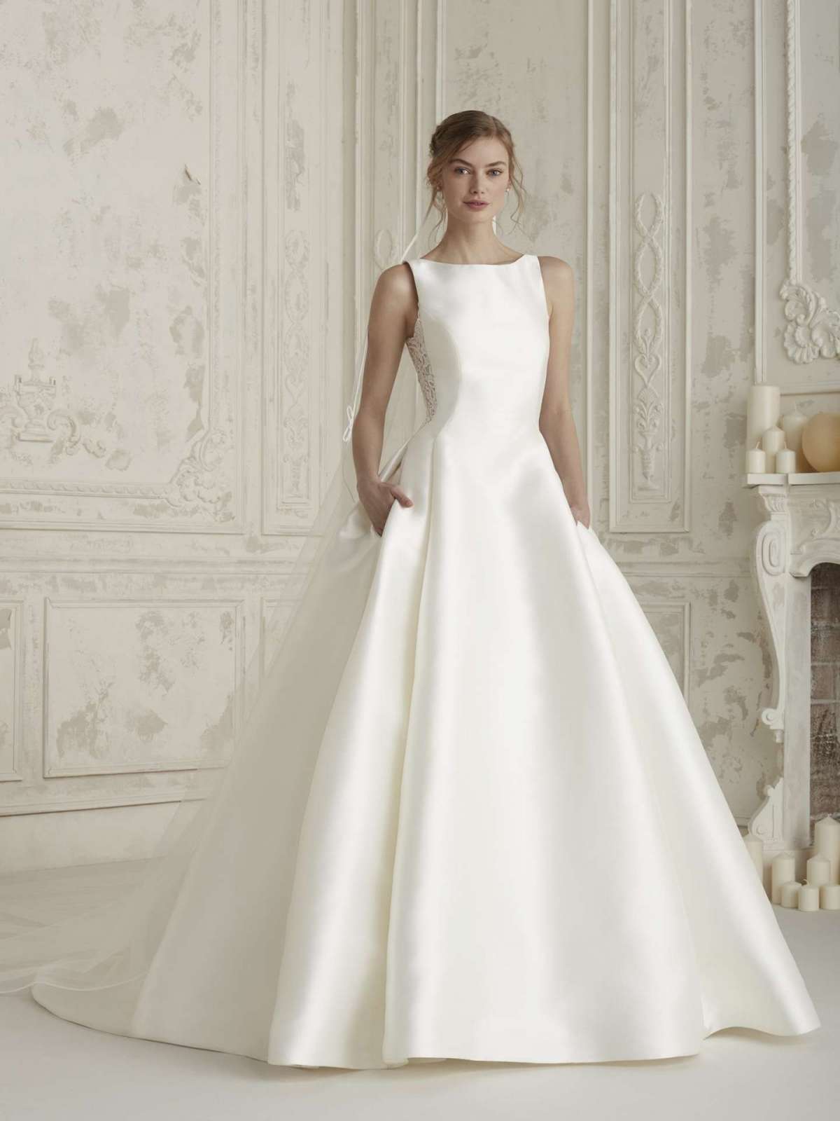 Abito da sposa in mikado Pronovias