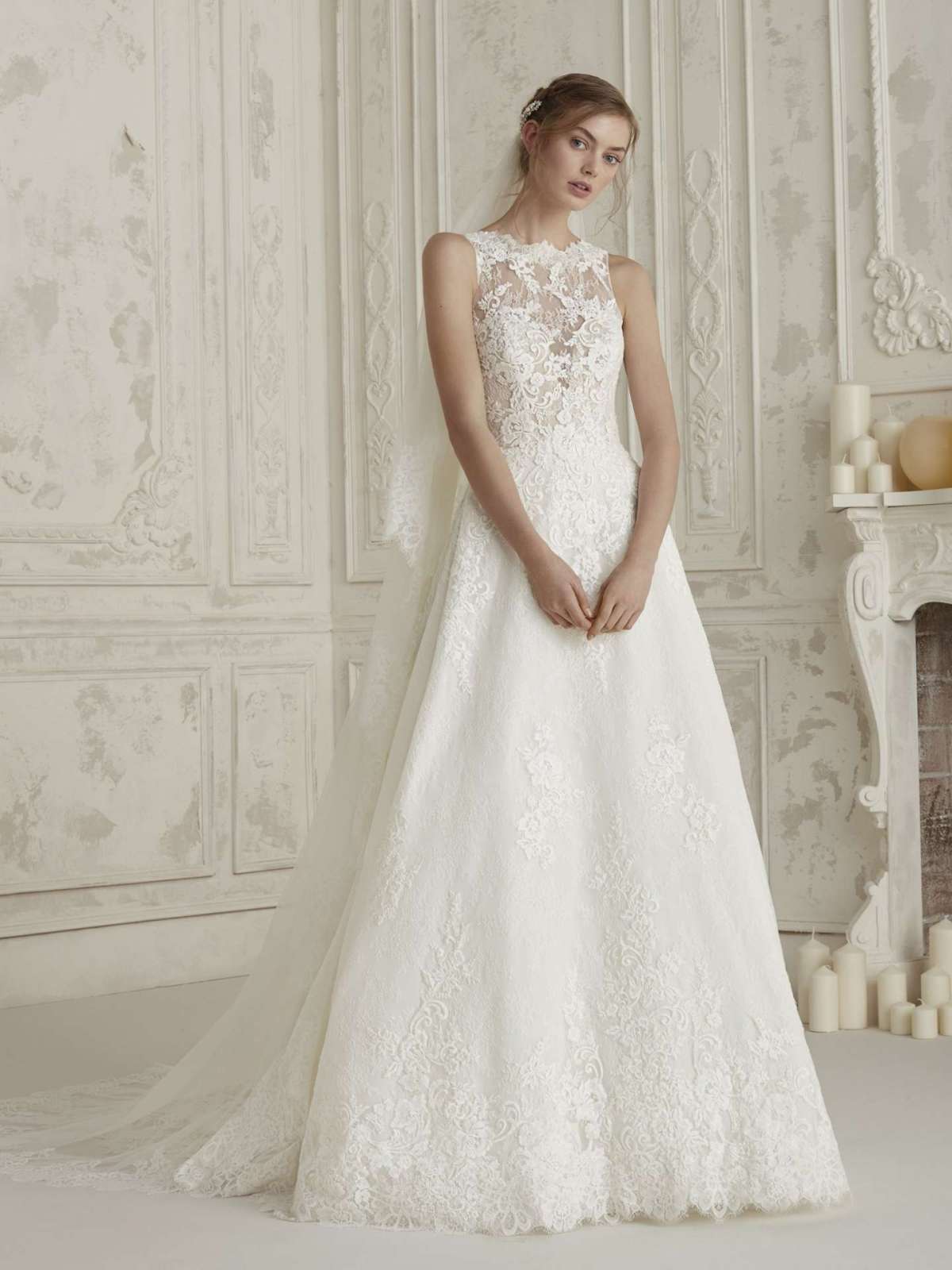 Abito da sposa in pizzo Chantilly bianco Pronovias