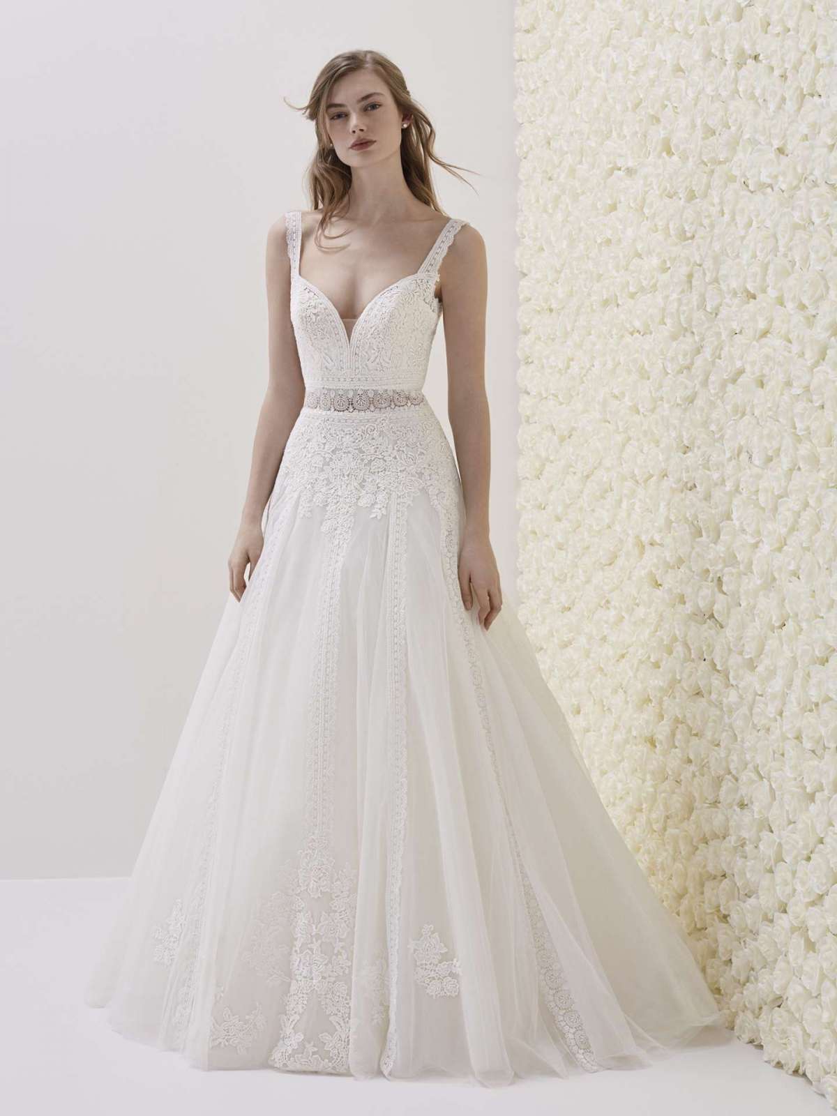 Abito da sposa in pizzo guipure Pronovias