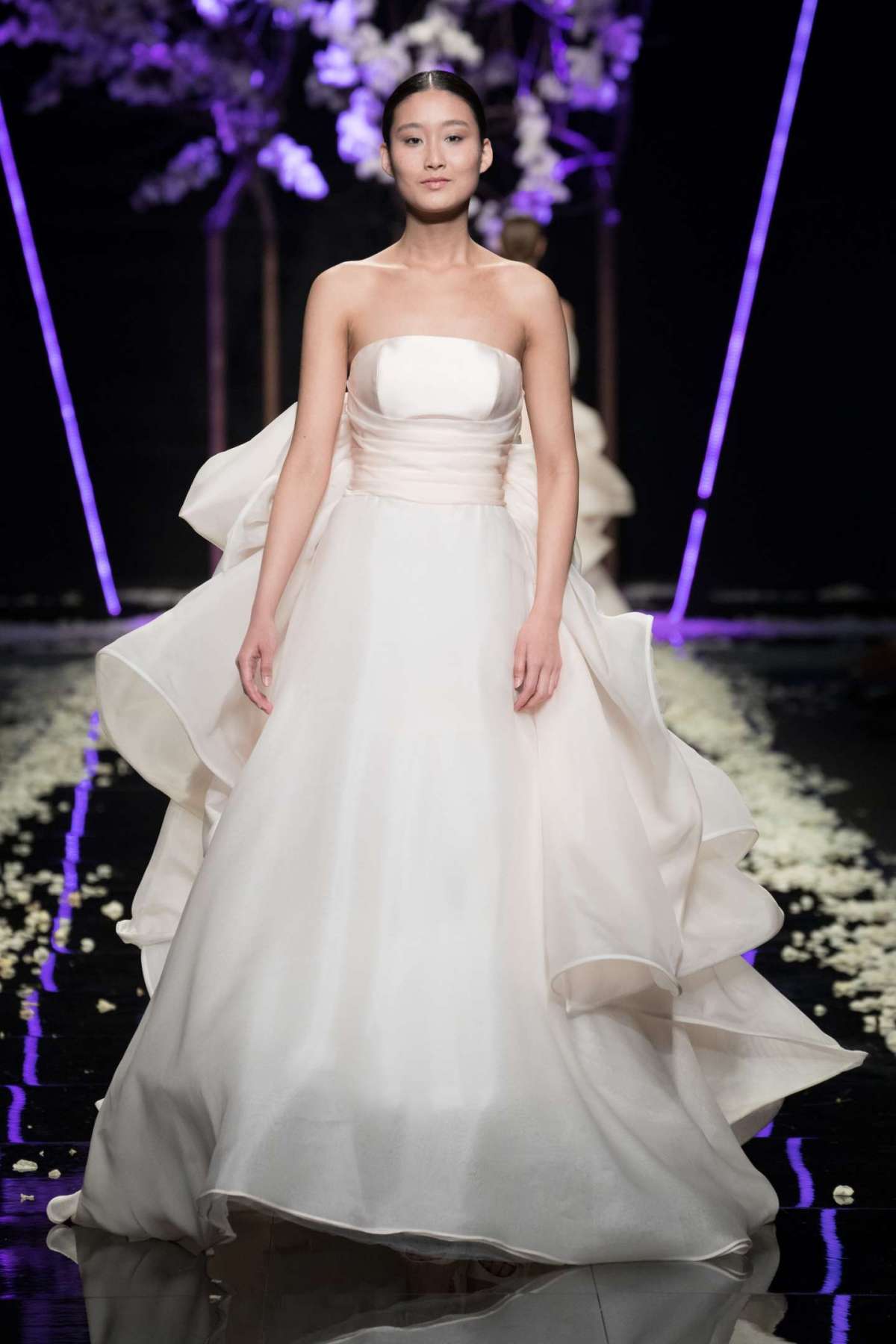 Abito da sposa in tulle e mikado Antonio Riva