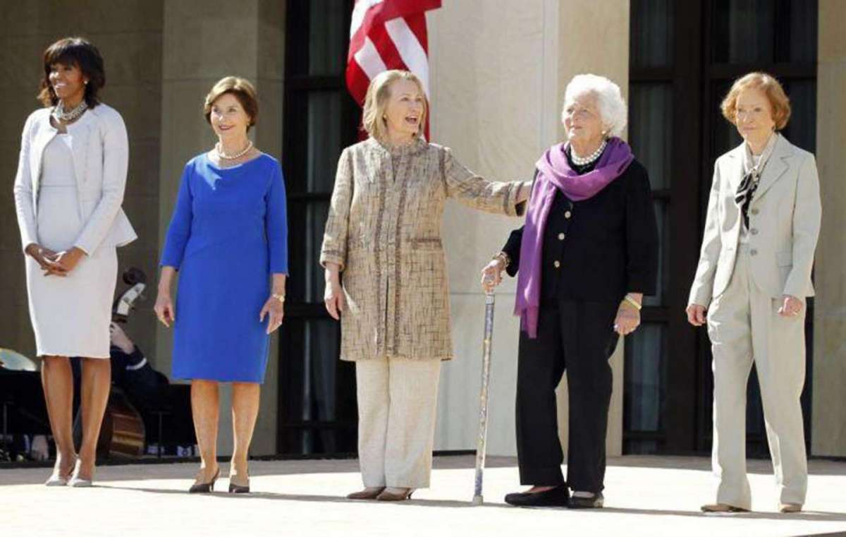 Barbara Bush all'inaugurazione del museo di Dallas