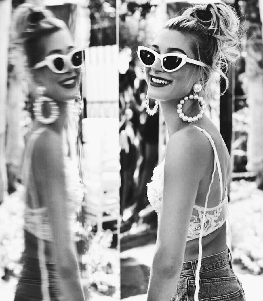 Hailey Baldwin a Coachella, il look