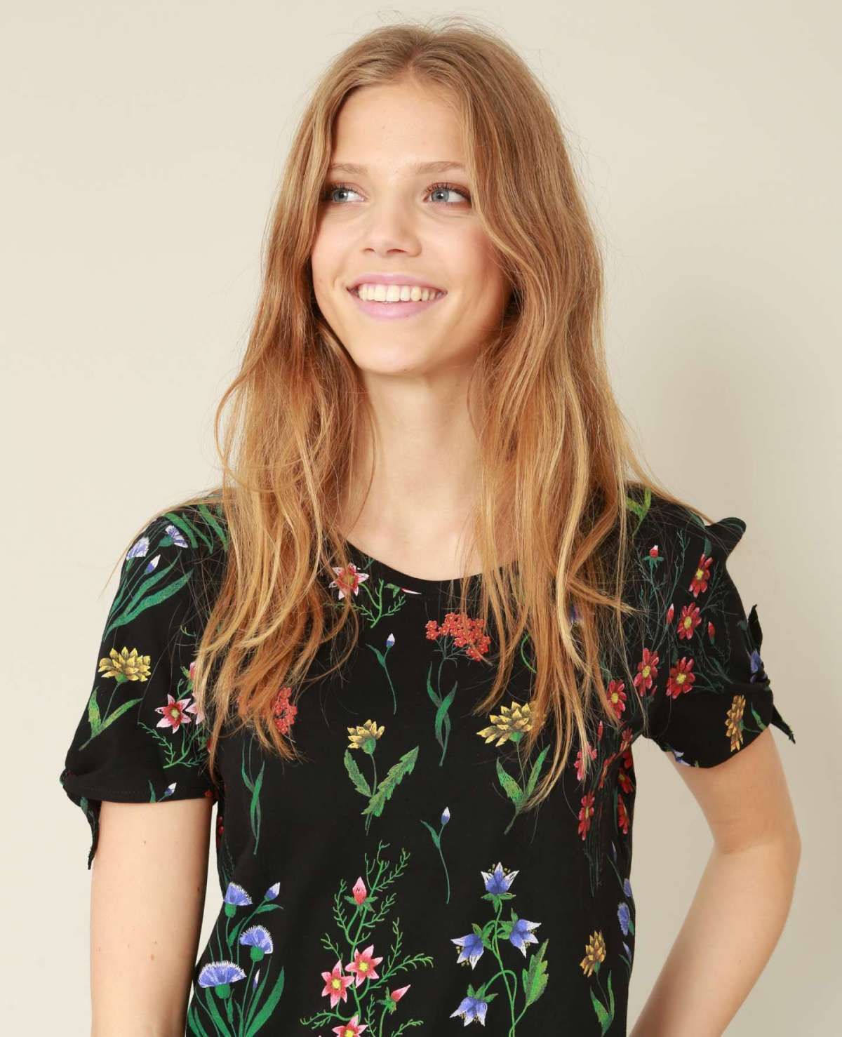 Maglia a fiori Pimkie al prezzo di 9,99 euro