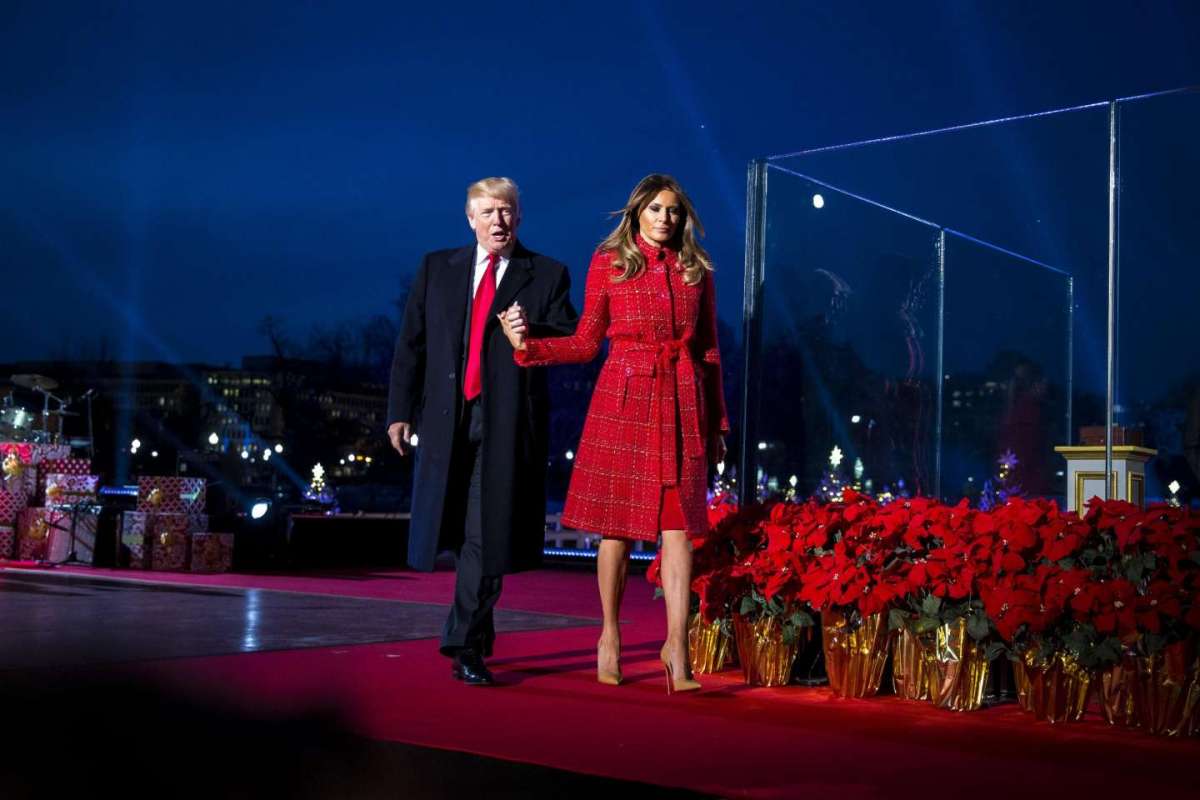 Melania Trump cappotto rosso