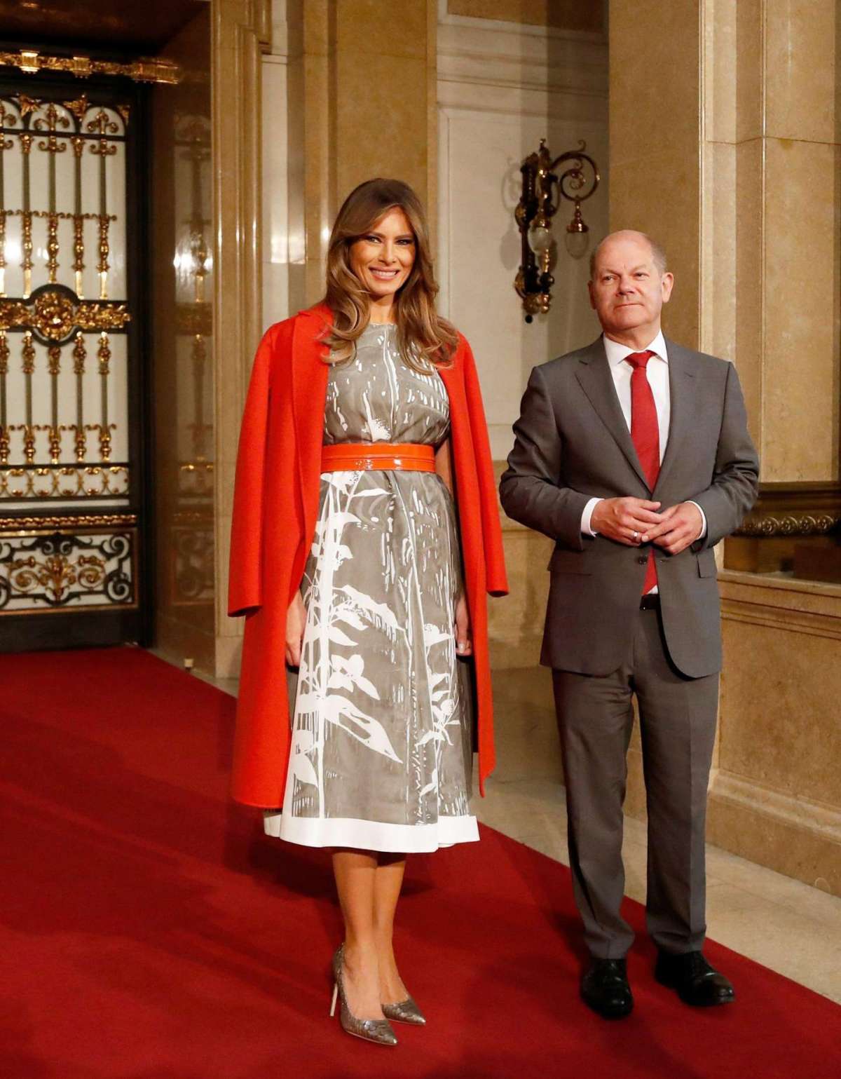 Melania Trump cappotto rosso