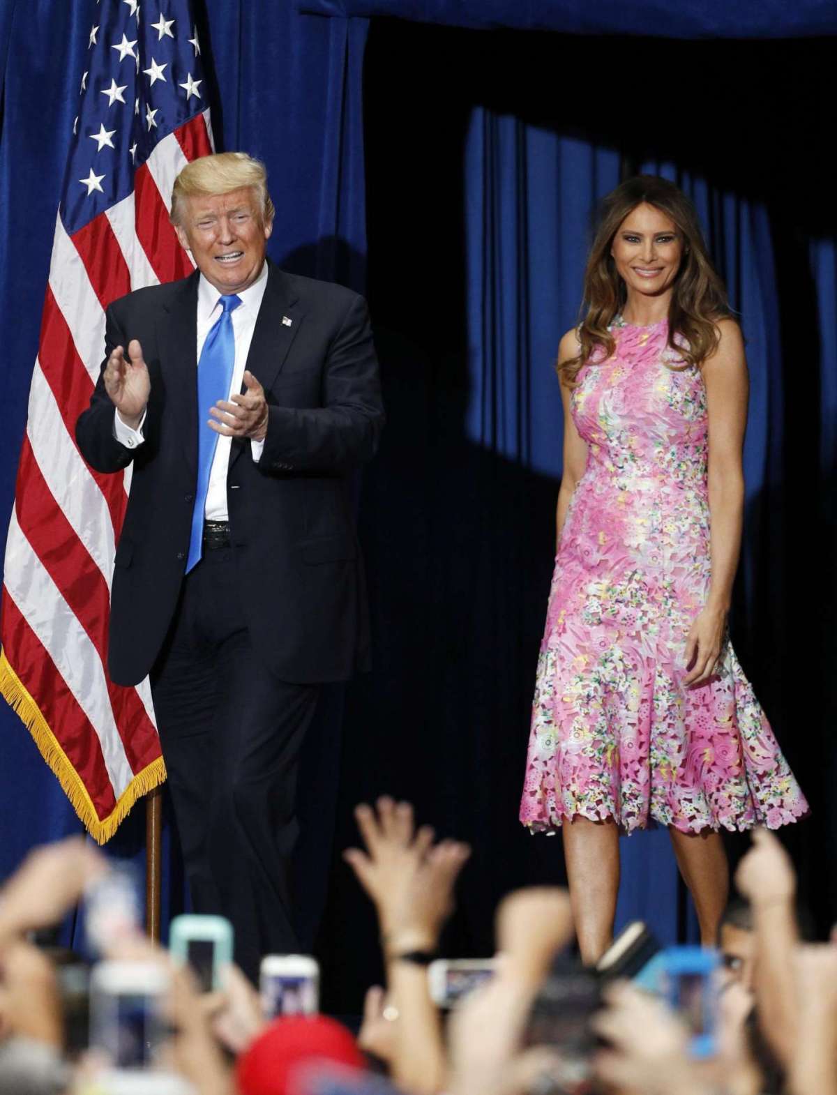 Melania Trump in rosa fantasia