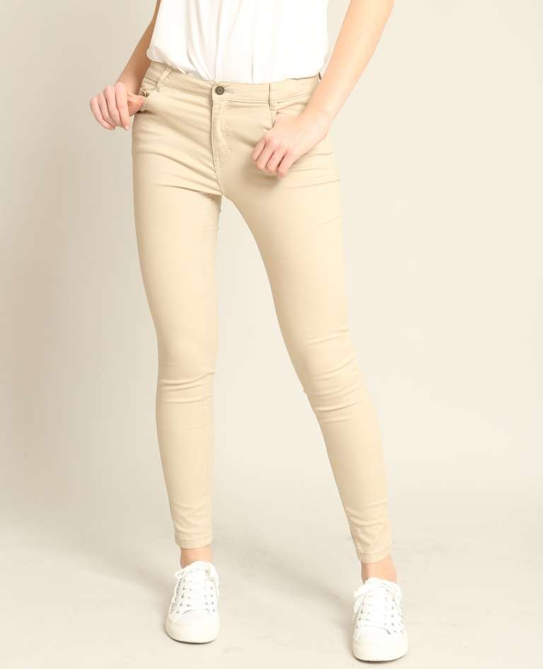 Pantaloni skinny push-up a 19,99 euro