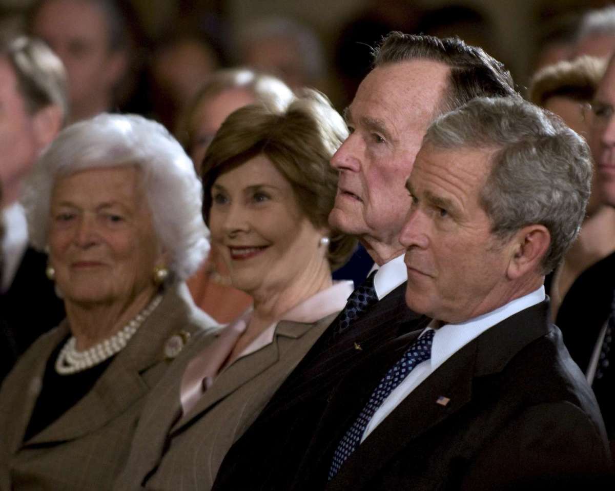 Ritratto presidenziale: Barbara Bush e Laura Bush insieme