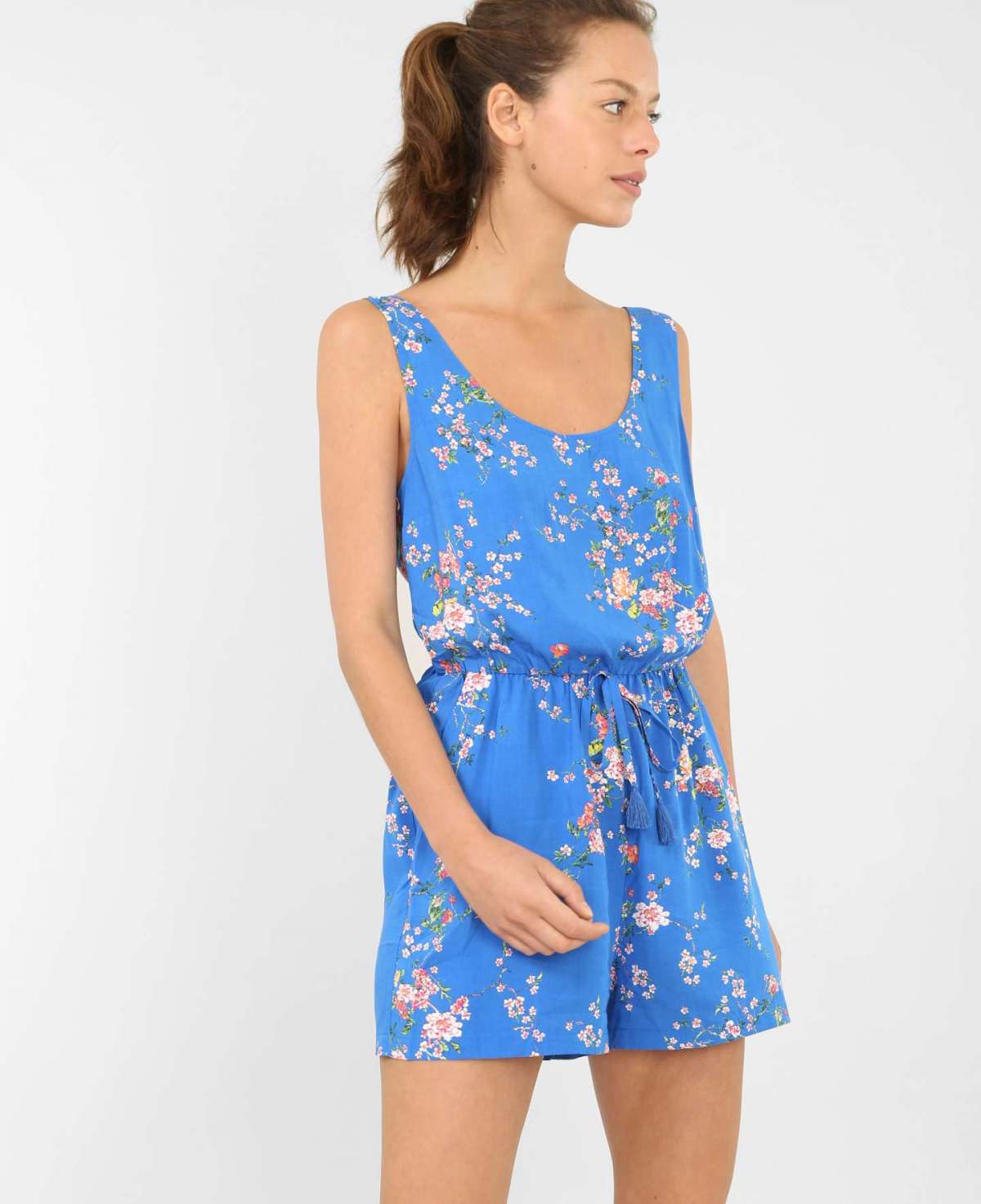 Tuta jumpsuit corta al prezzo di 25,99 euro