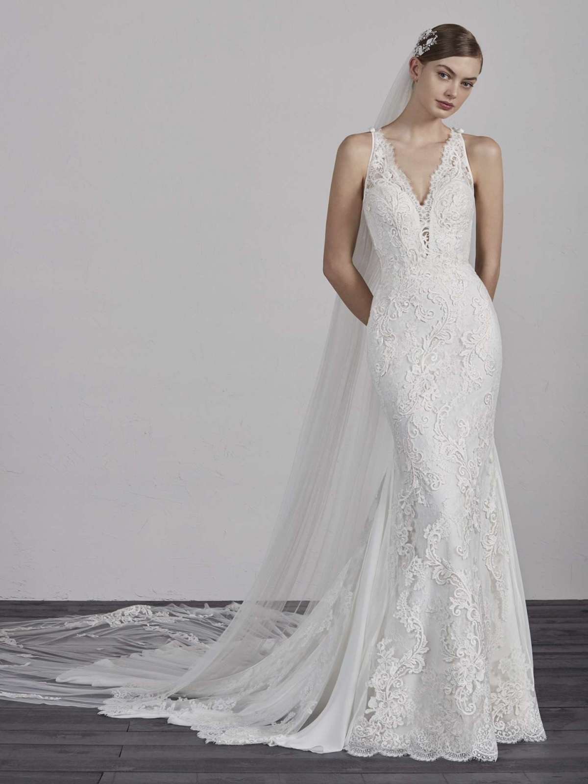 Vestito da sposa a sirena in pizzo Chantilly Pronovias