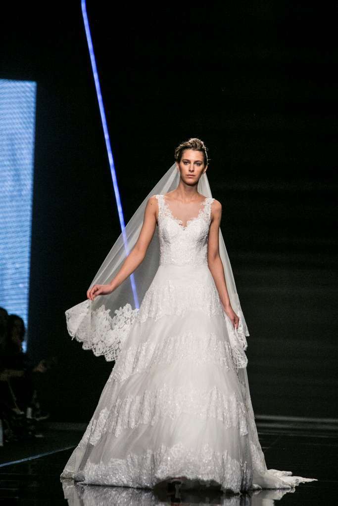 Vestito da sposa a trapezio Enzo Miccio