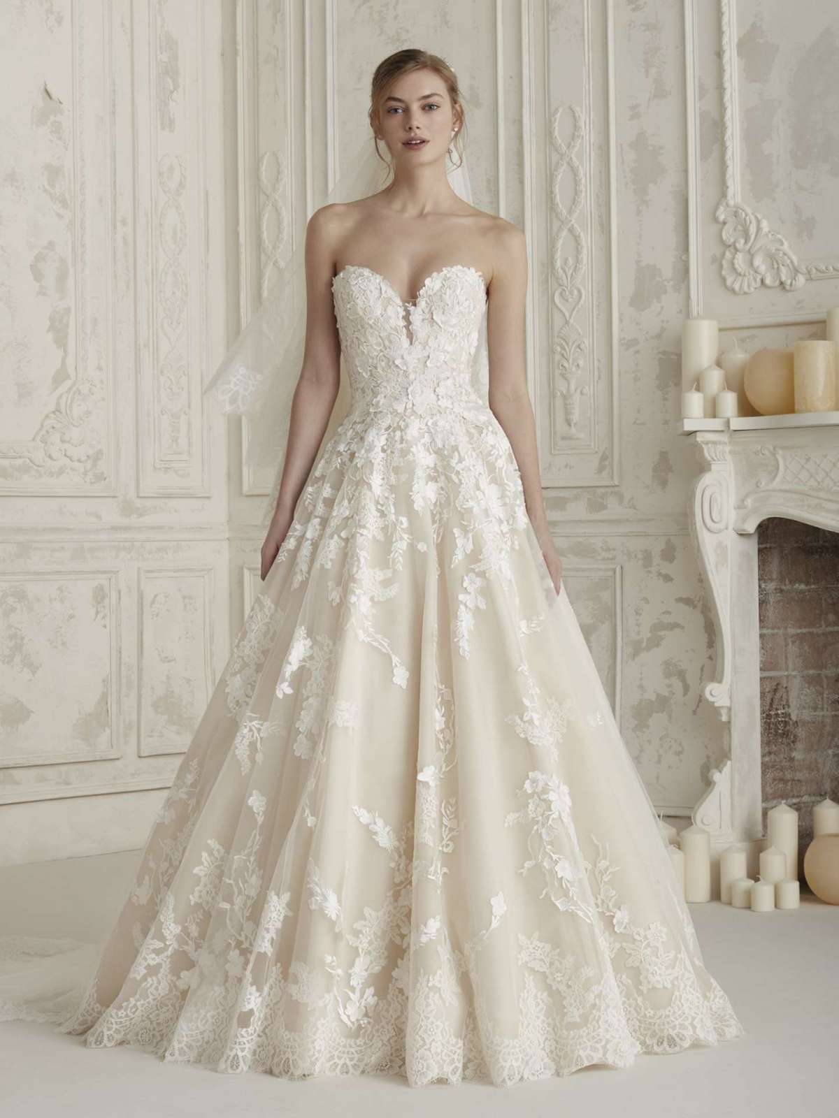 Vestito da sposa con corpetto a cuore